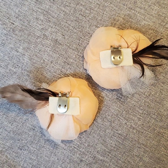 Peach & Pearl Vintage Handmade Shoe Clips - Picture 4 of 9